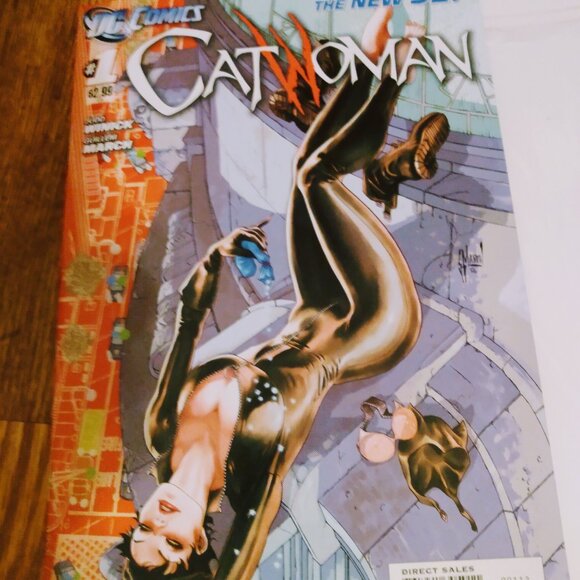 DC Comics Other - DC Comics November 2011 Catwoman comic book Teen Plus